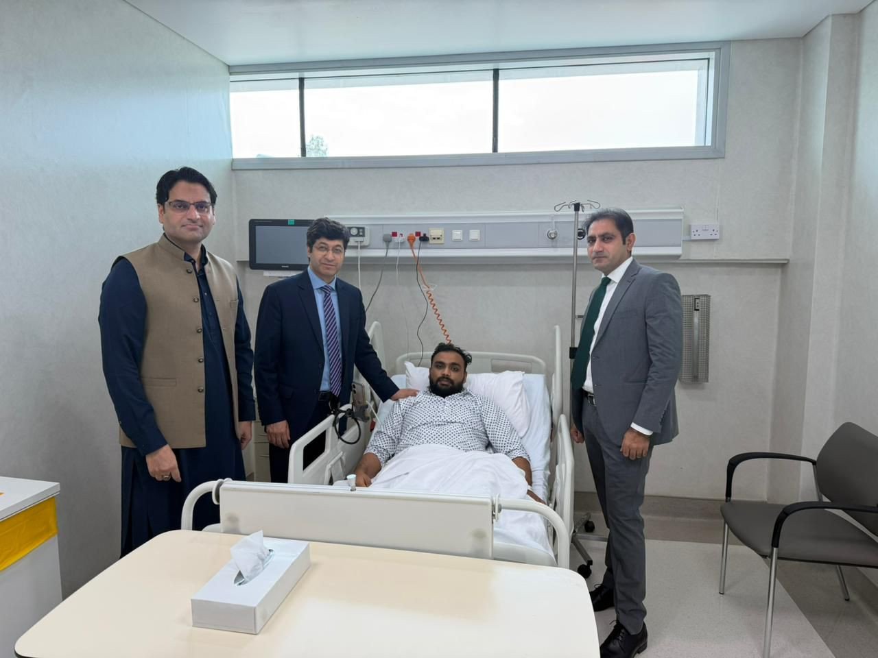 The Consulate Team Visits Injured Pakistanis at Rashid Hospital